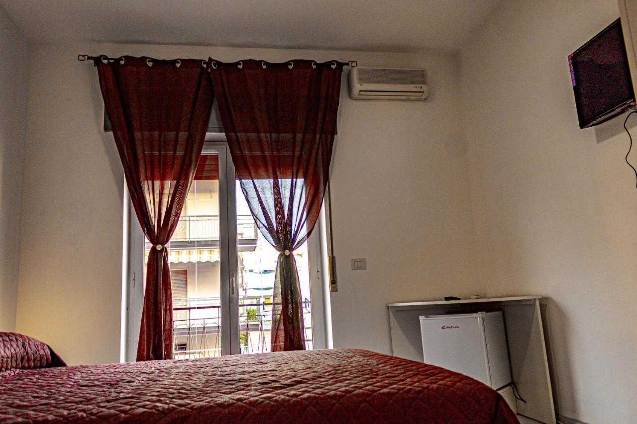 Bed End Breakfast Mediterraneo 斯卡莱阿 外观 照片