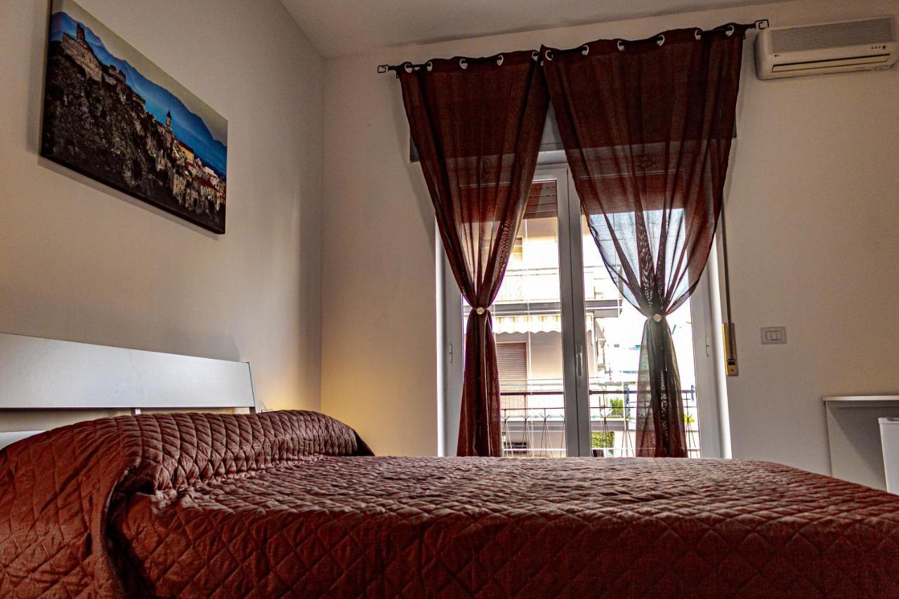 Bed End Breakfast Mediterraneo 斯卡莱阿 外观 照片